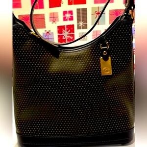 NWOT Dooney & Bourke Black and Gold Textured Wristlet